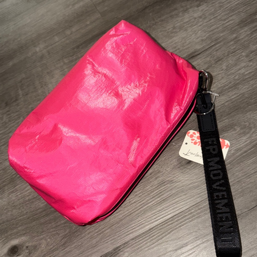 FP Movement Total Access Pouch - Picture 6 of 10